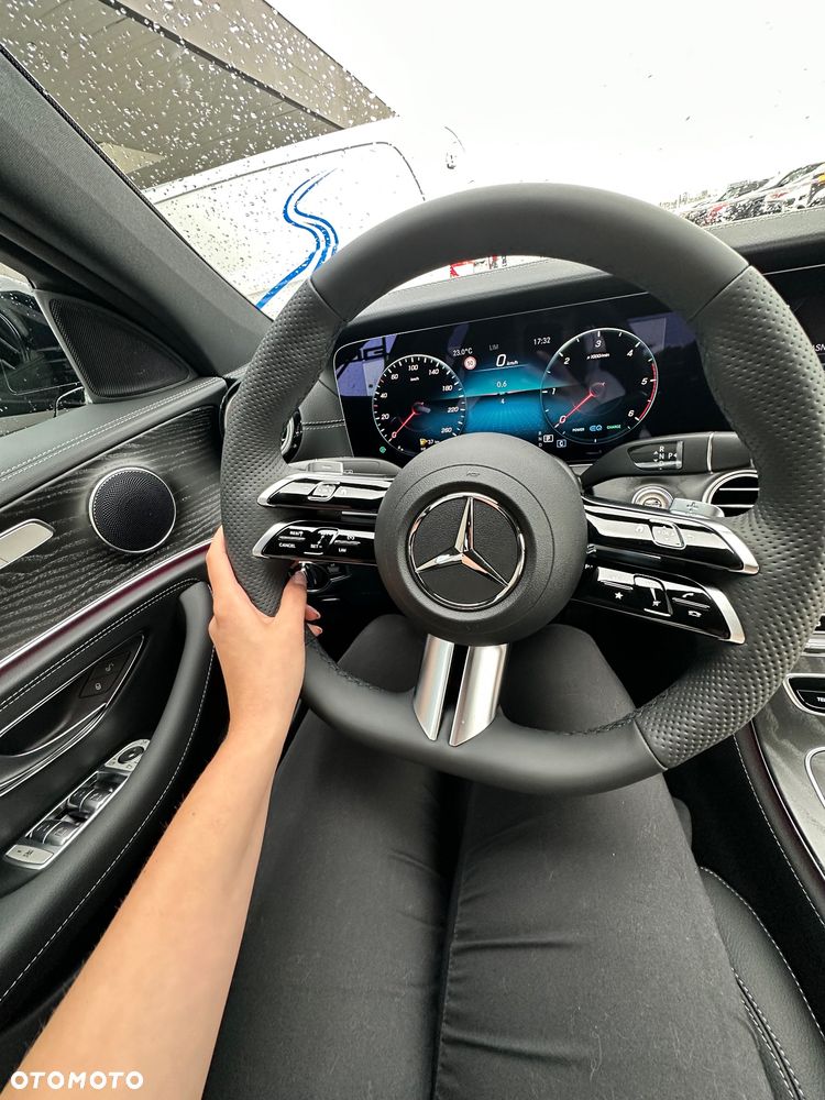 Mercedes-Benz Klasa E 220 d mHEV 4-Matic AMG 9G-Tronic - 3