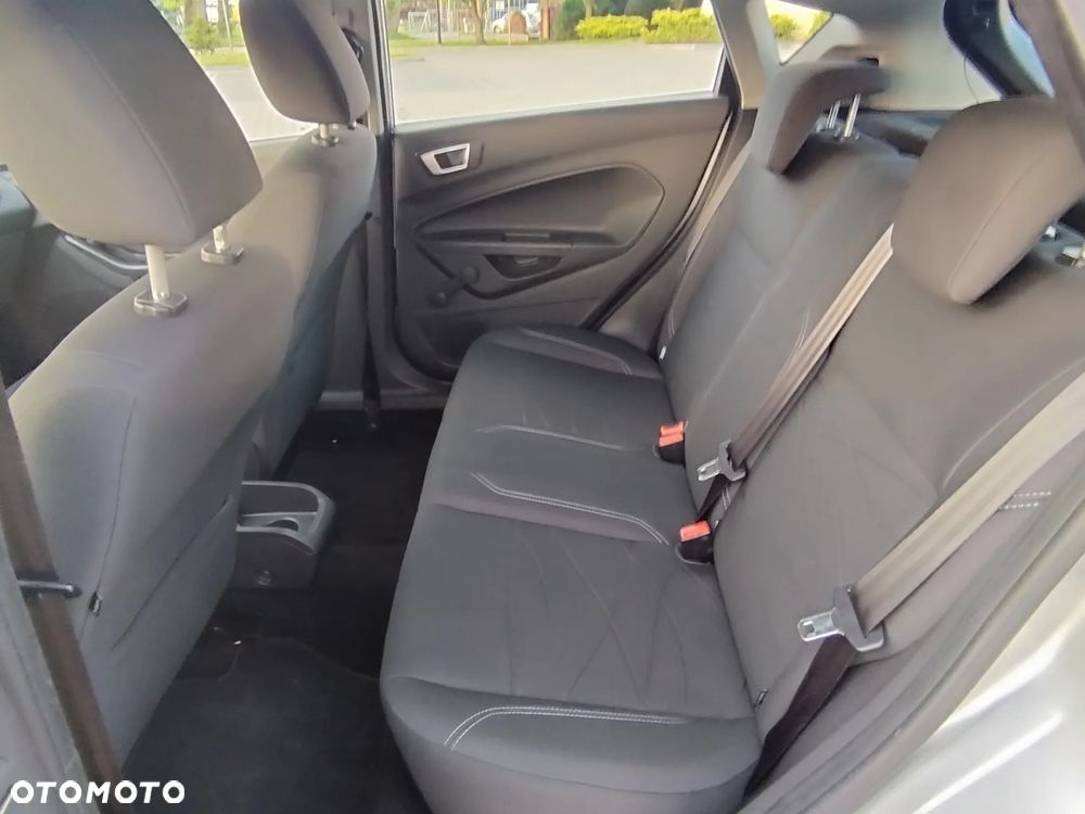 Ford Fiesta - 12