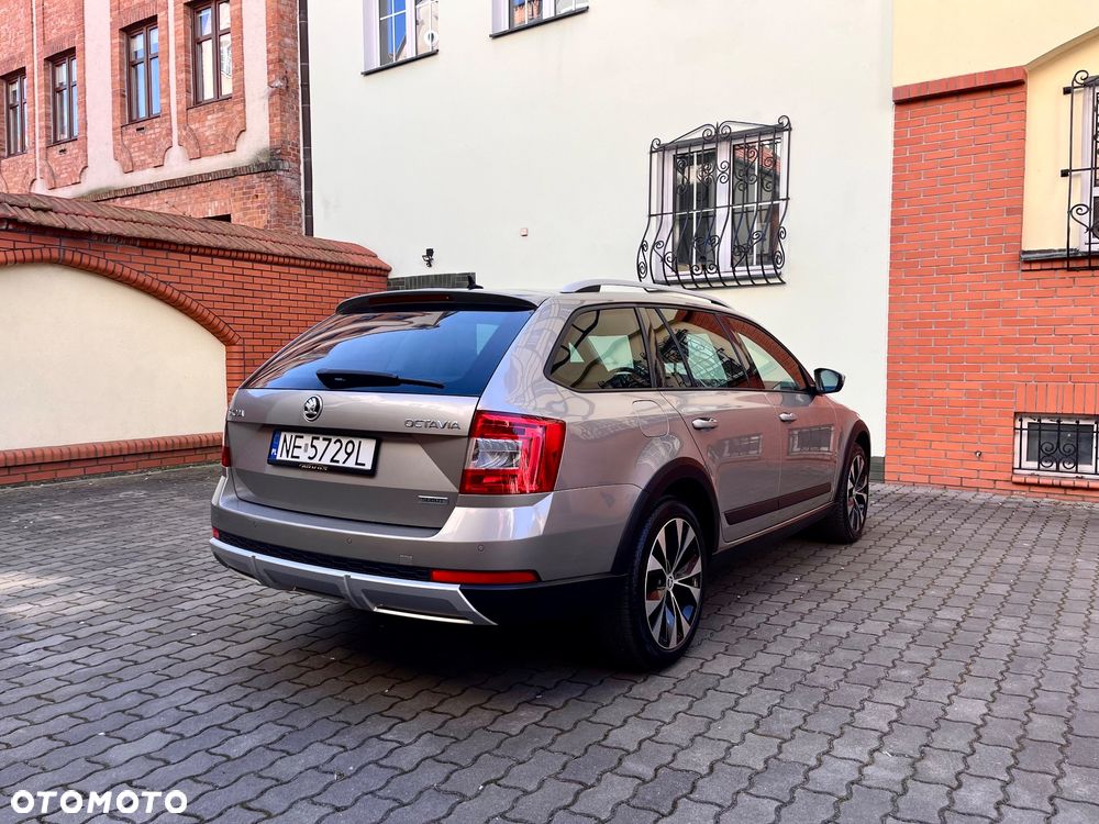 Skoda Octavia 2.0 TDI 4x4 Scout - 11