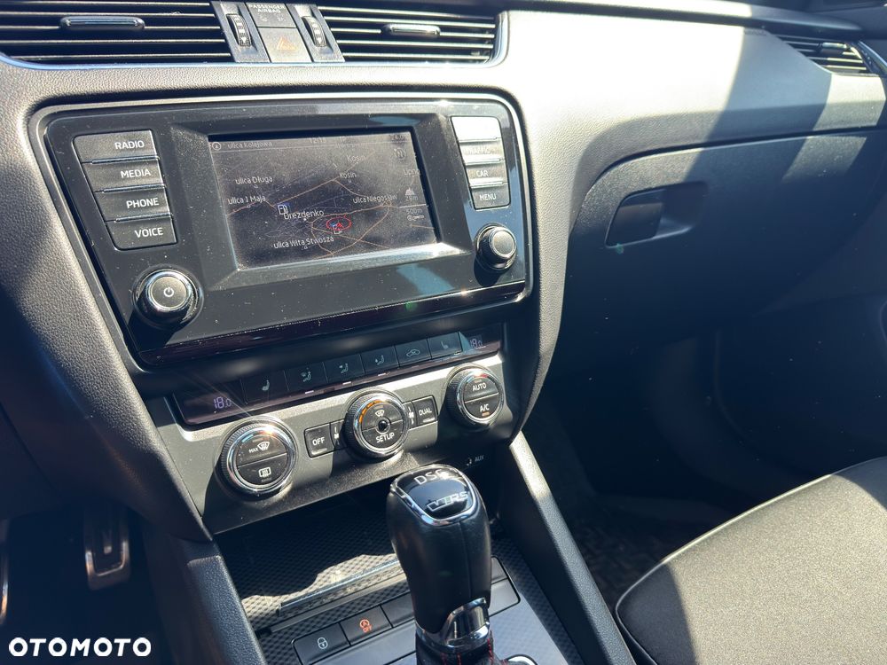 Skoda Octavia 2.0 TDI DSG RS - 30