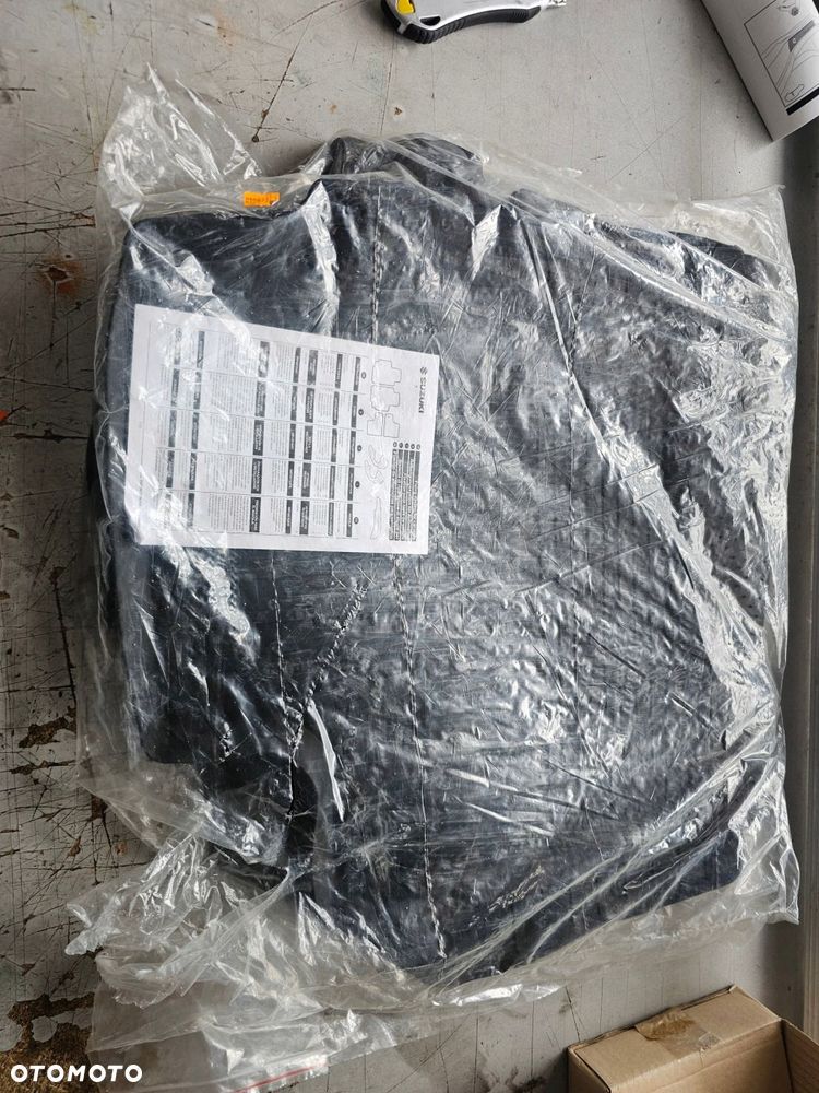 komplet dywaników gumowych suzuki swift oe 75901-52r11-000 - 1