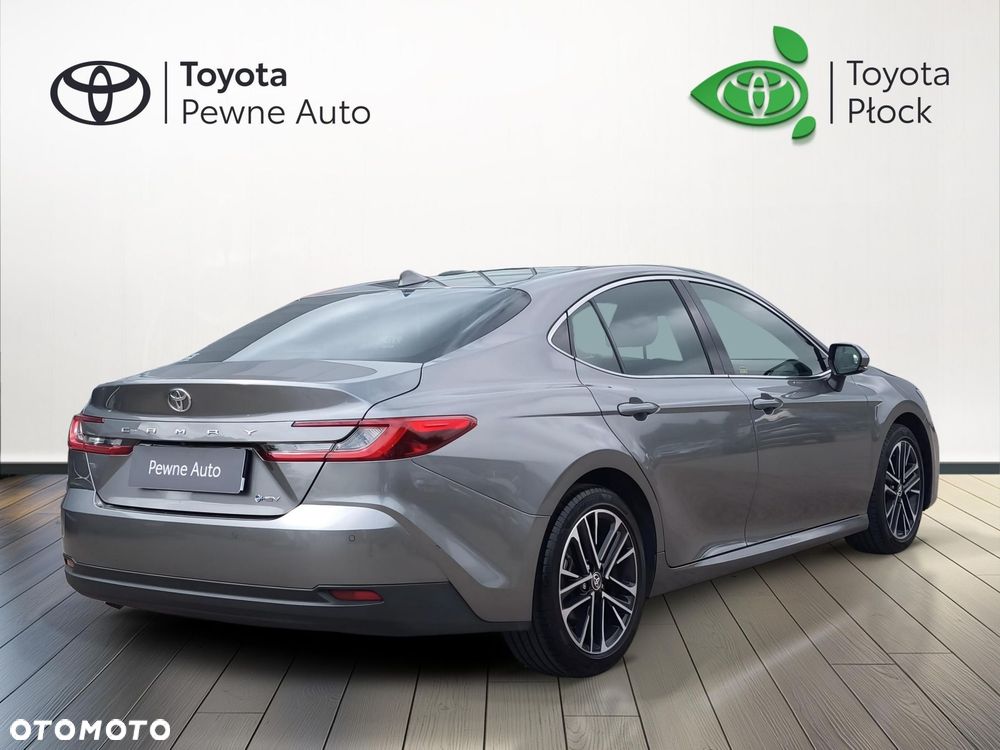 Toyota Camry - 6