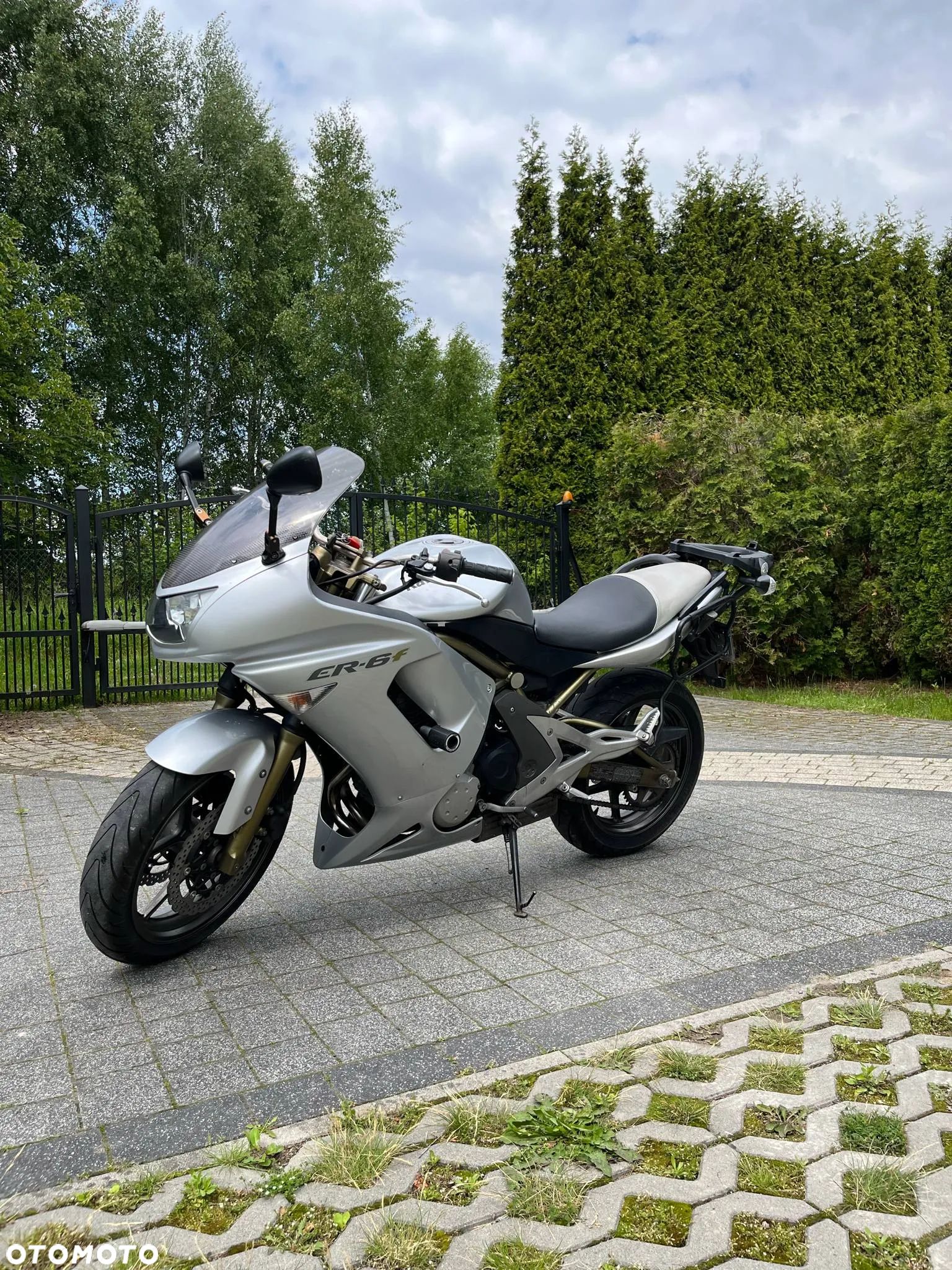 Kawasaki ER - 1