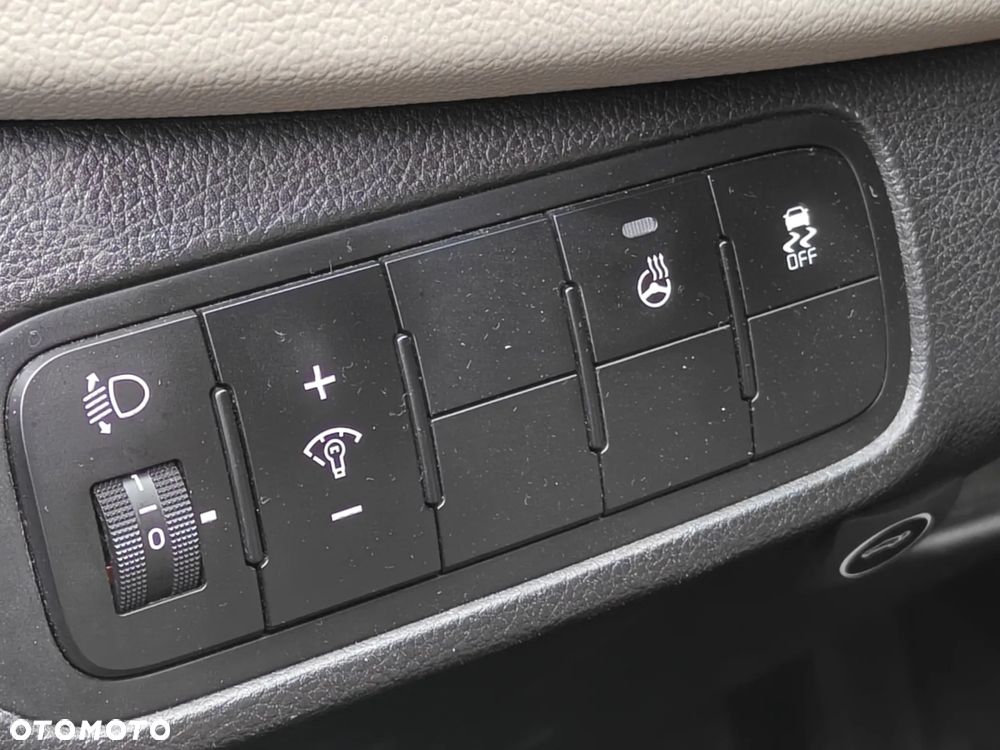 Kia Carens - 21
