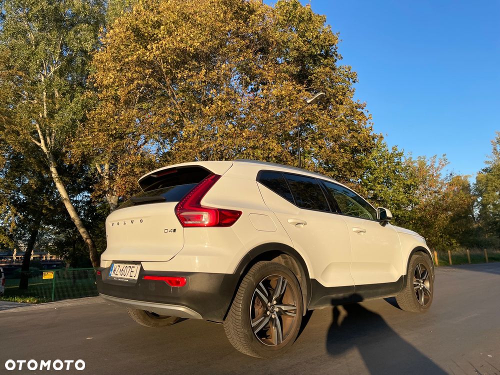 Volvo XC 40 D4 AWD Momentum Pro - 8