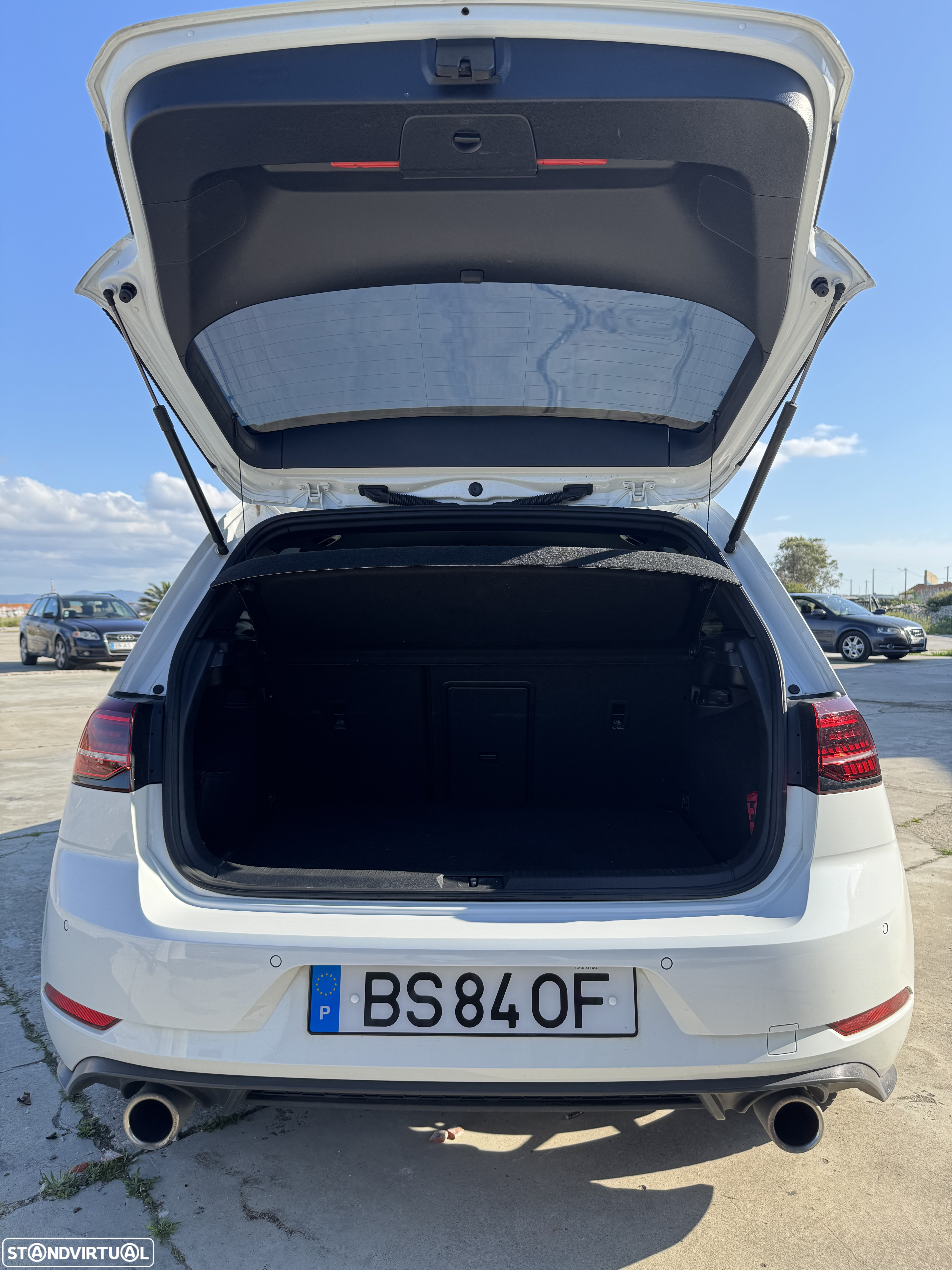 VW Golf 2.0 TSI GTI DSG Performance - 11