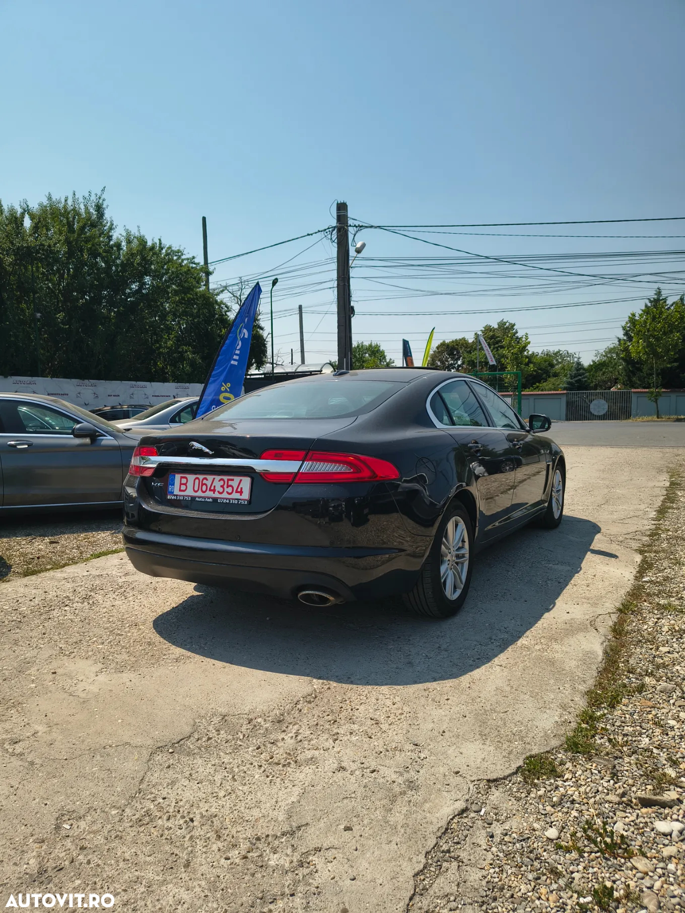 Jaguar XF 2.2D Luxury - 8