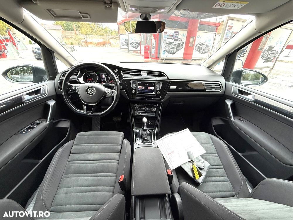 Volkswagen Touran 2.0 TDI DSG Highline - 10