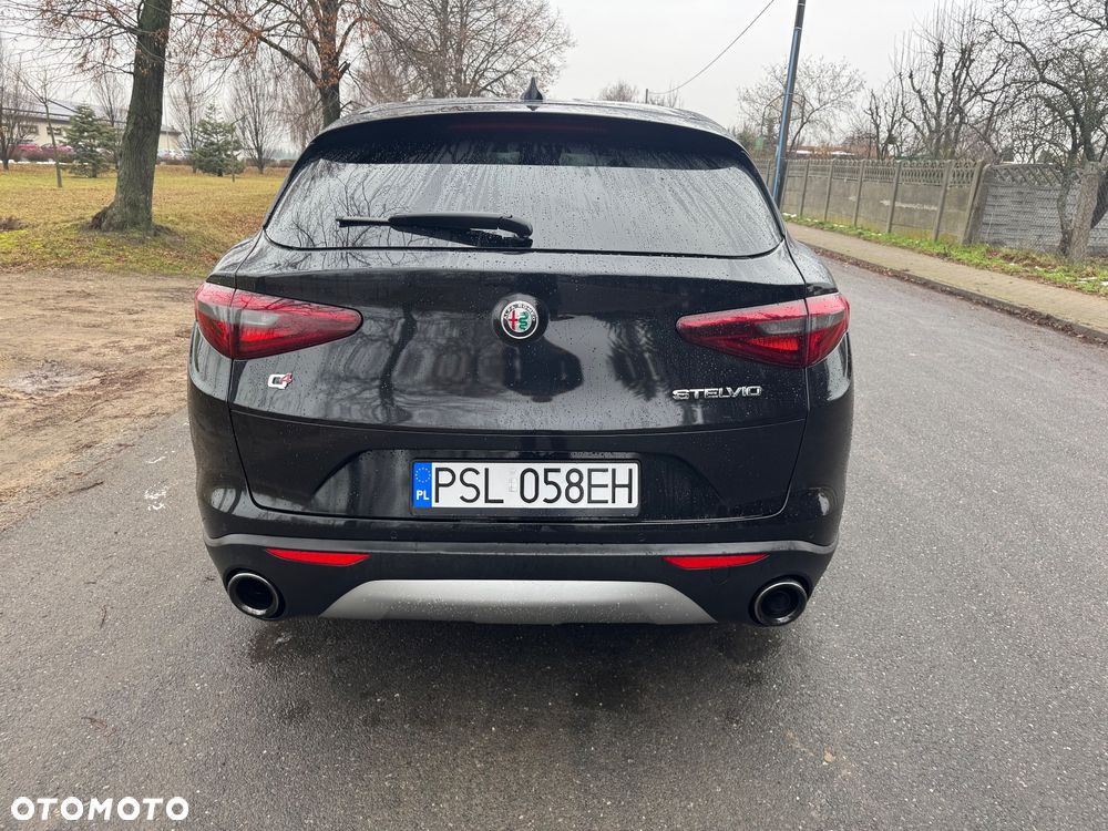Alfa Romeo Stelvio 2.0 Turbo 16V AT8-Q4 Executive - 13