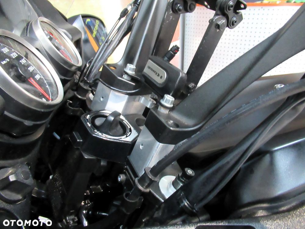 Kawasaki GTR - 18