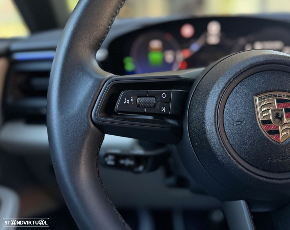 Porsche Macan Electric - 10