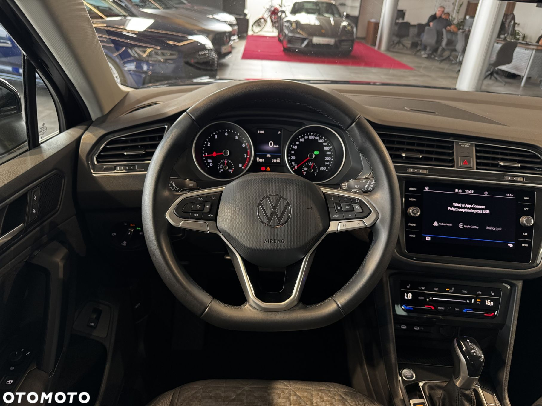 Volkswagen Tiguan - 20