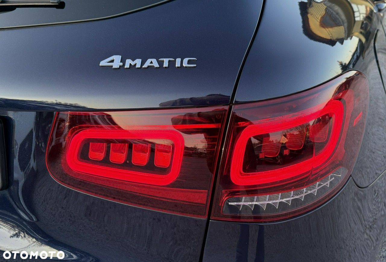 Mercedes-Benz GLC 300 d 4Matic 9G-TRONIC AMG Line - 15