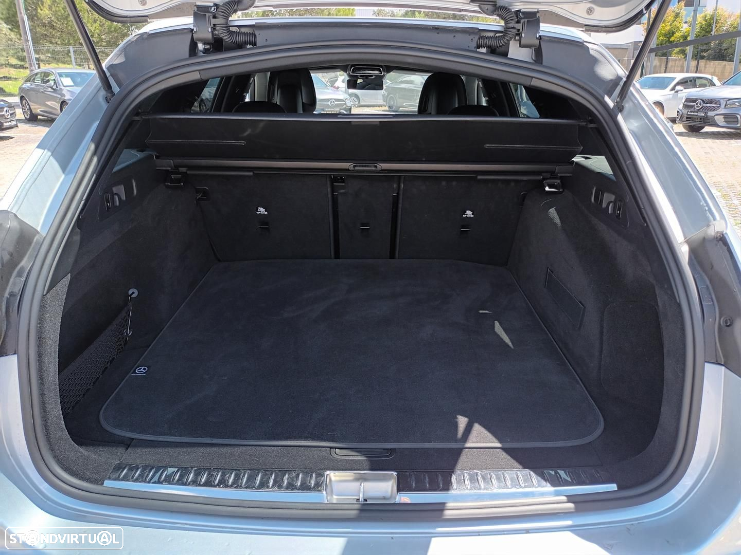 Mercedes-Benz E 220 d Avantgarde - 13