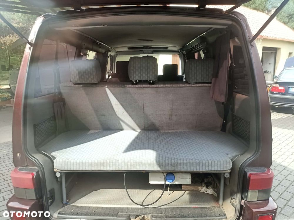 Volkswagen Multivan - 7
