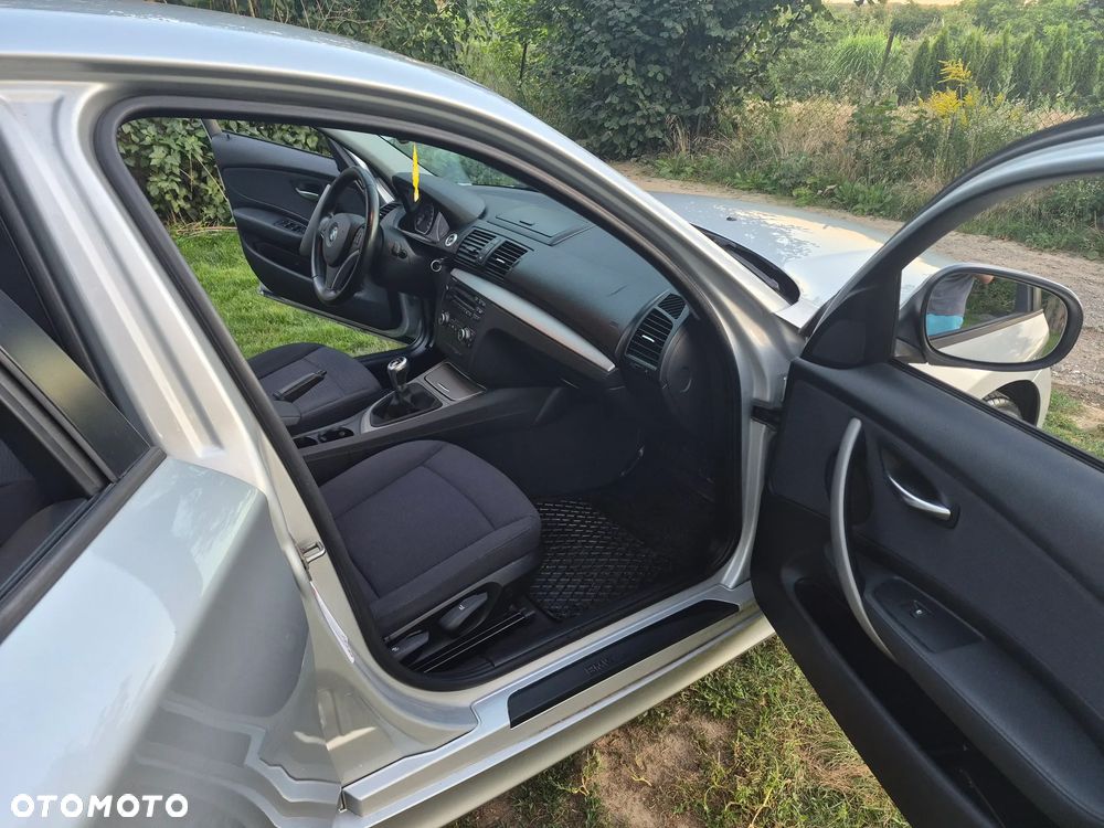BMW Seria 1 118i - 13