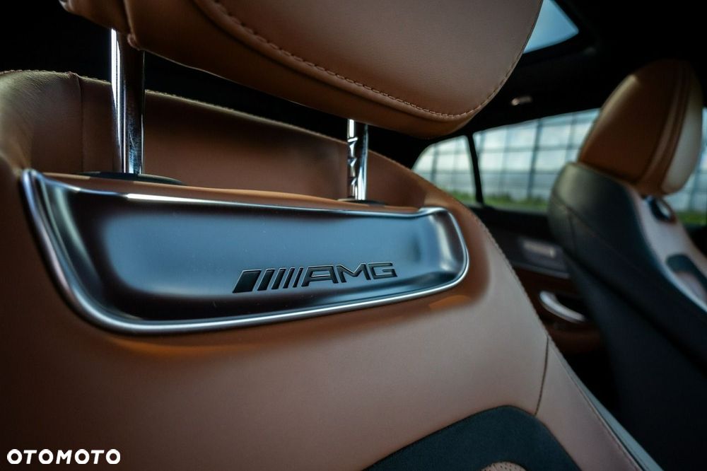 Mercedes-Benz AMG GT 43 4-Matic+ - 40