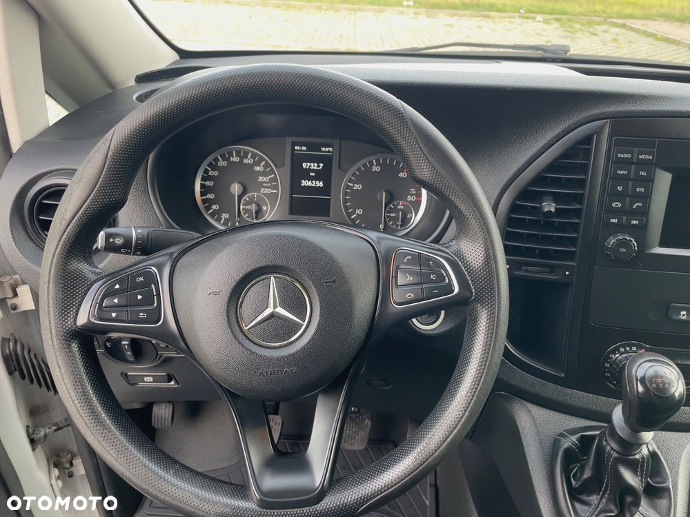 Mercedes-Benz Vito - 21