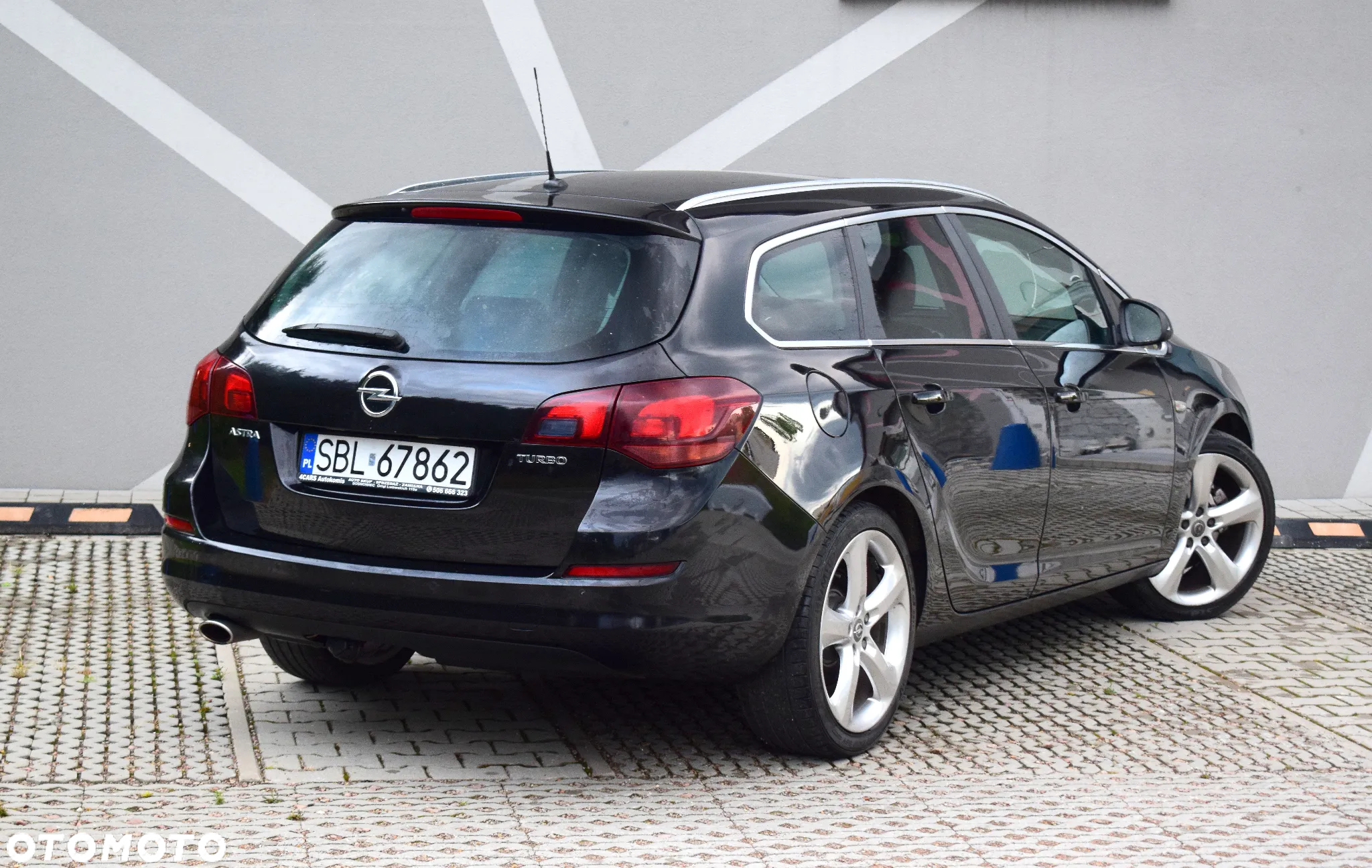 Opel Astra 1.6 Turbo Cosmo - 12