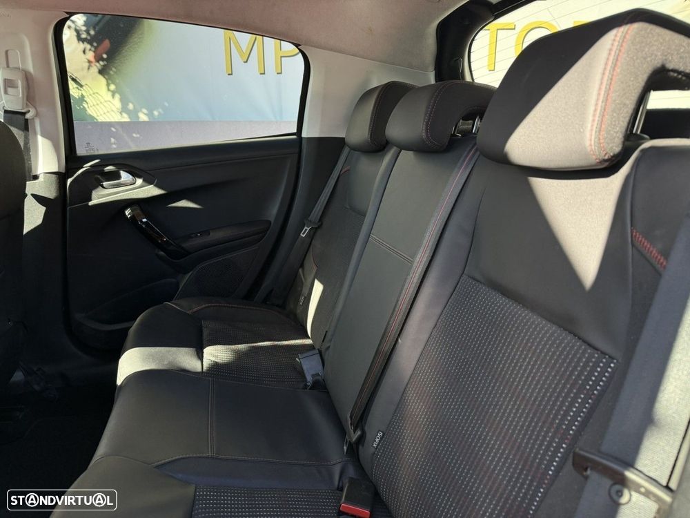 Peugeot 208 1.2 PureTech GT Line EAT6 - 15