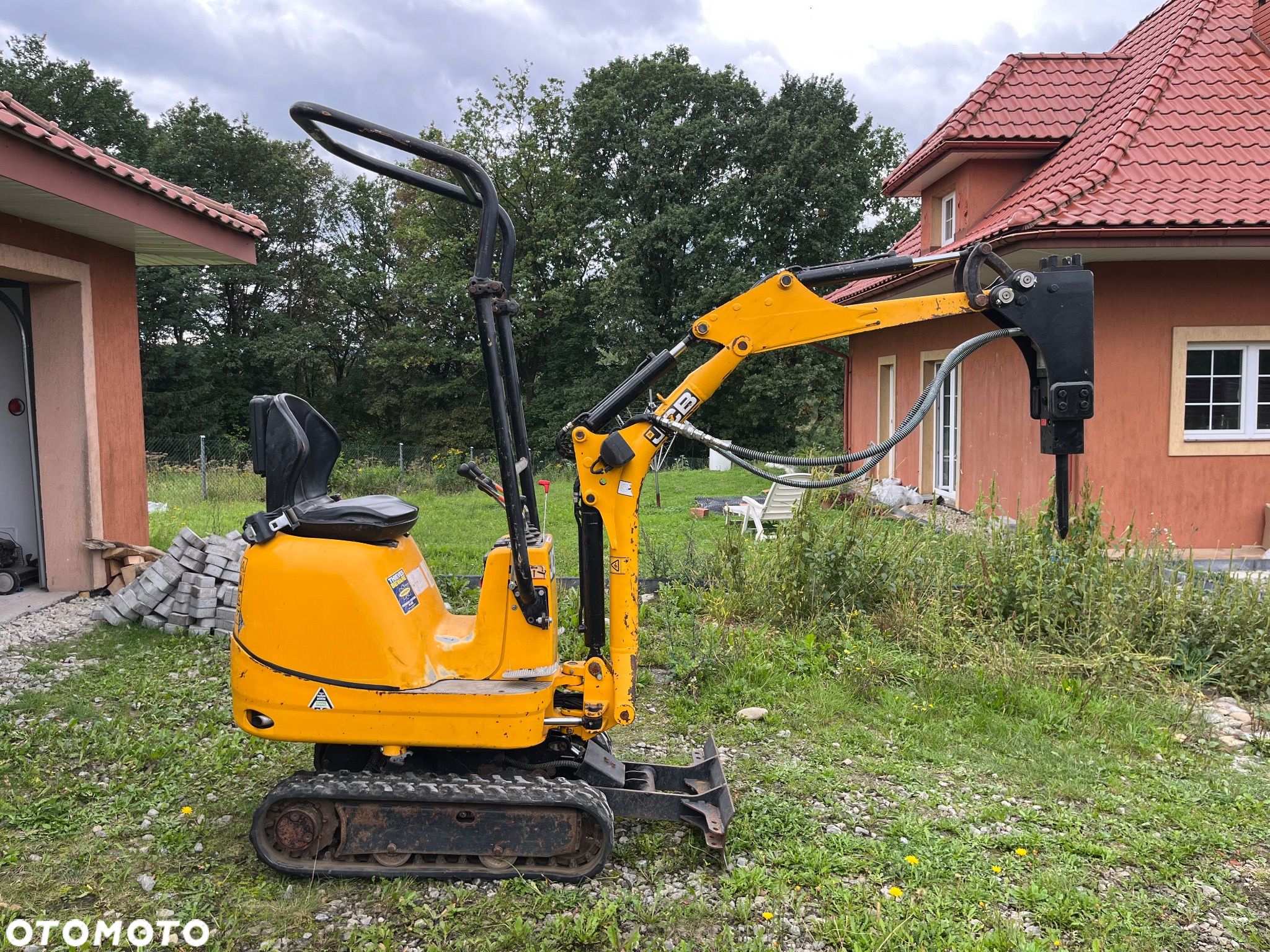 JCB 8008 - 1