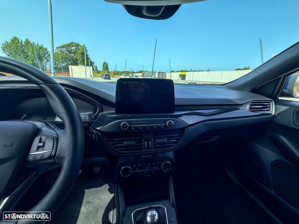 Ford Focus 1.0 EcoBoost S&S ST-LINE - 15