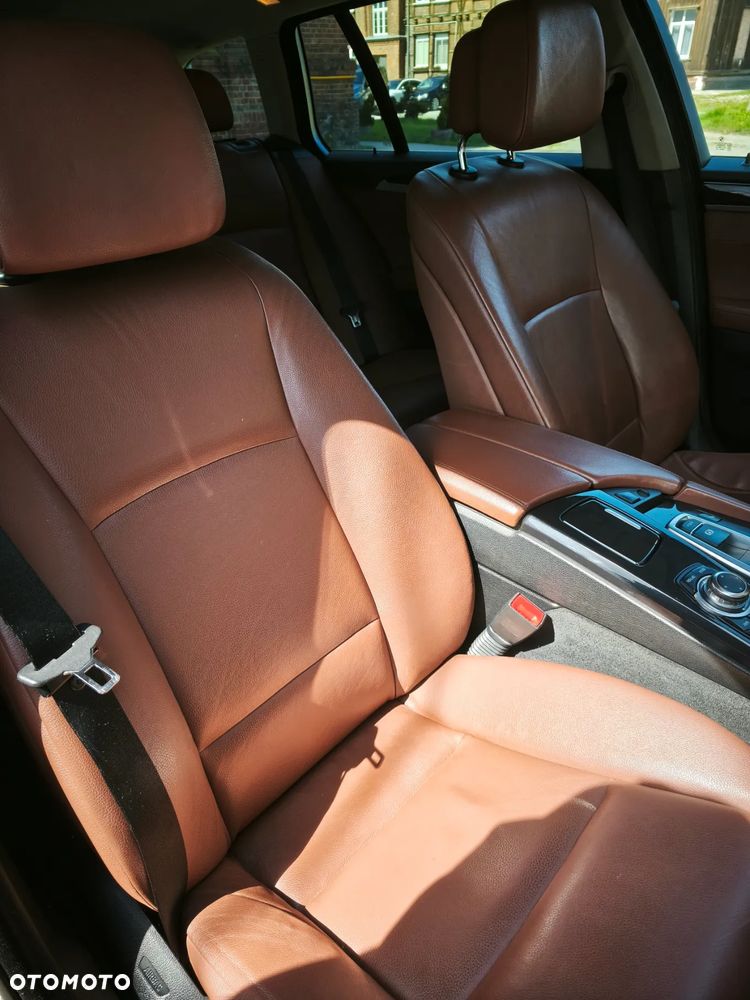 BMW Seria 5 525d Touring - 21