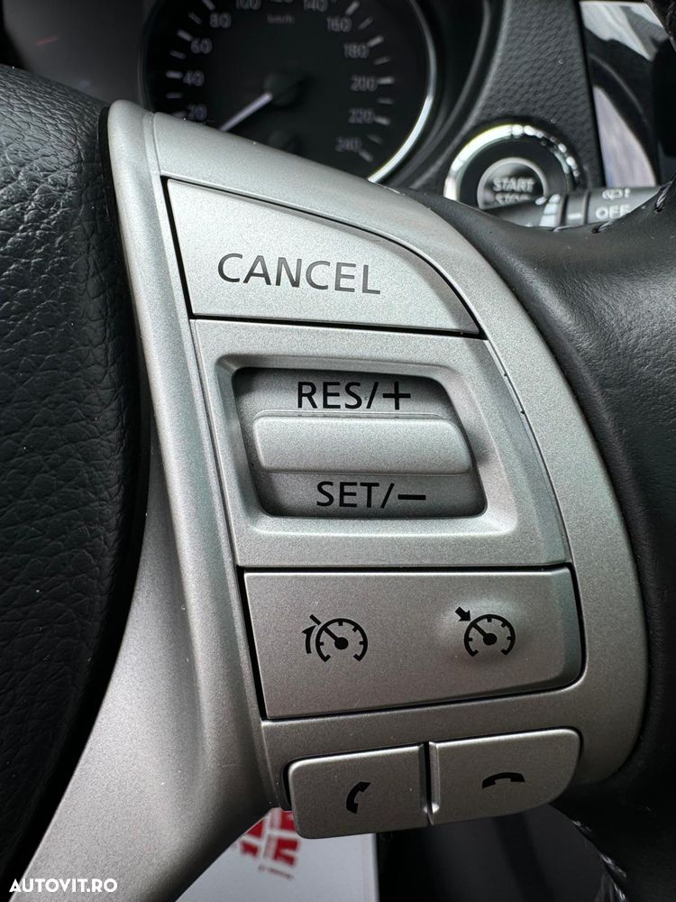 Nissan Qashqai 1.6 DCI Xtronic TEKNA - 23