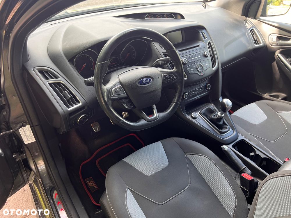 Ford Focus - 11