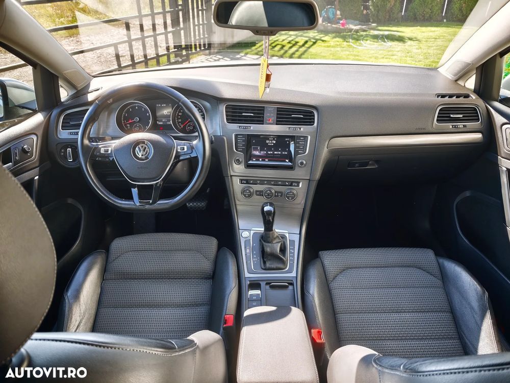 Volkswagen Golf - 18