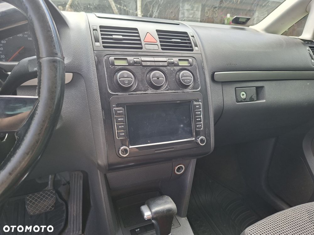 Volkswagen Touran - 6