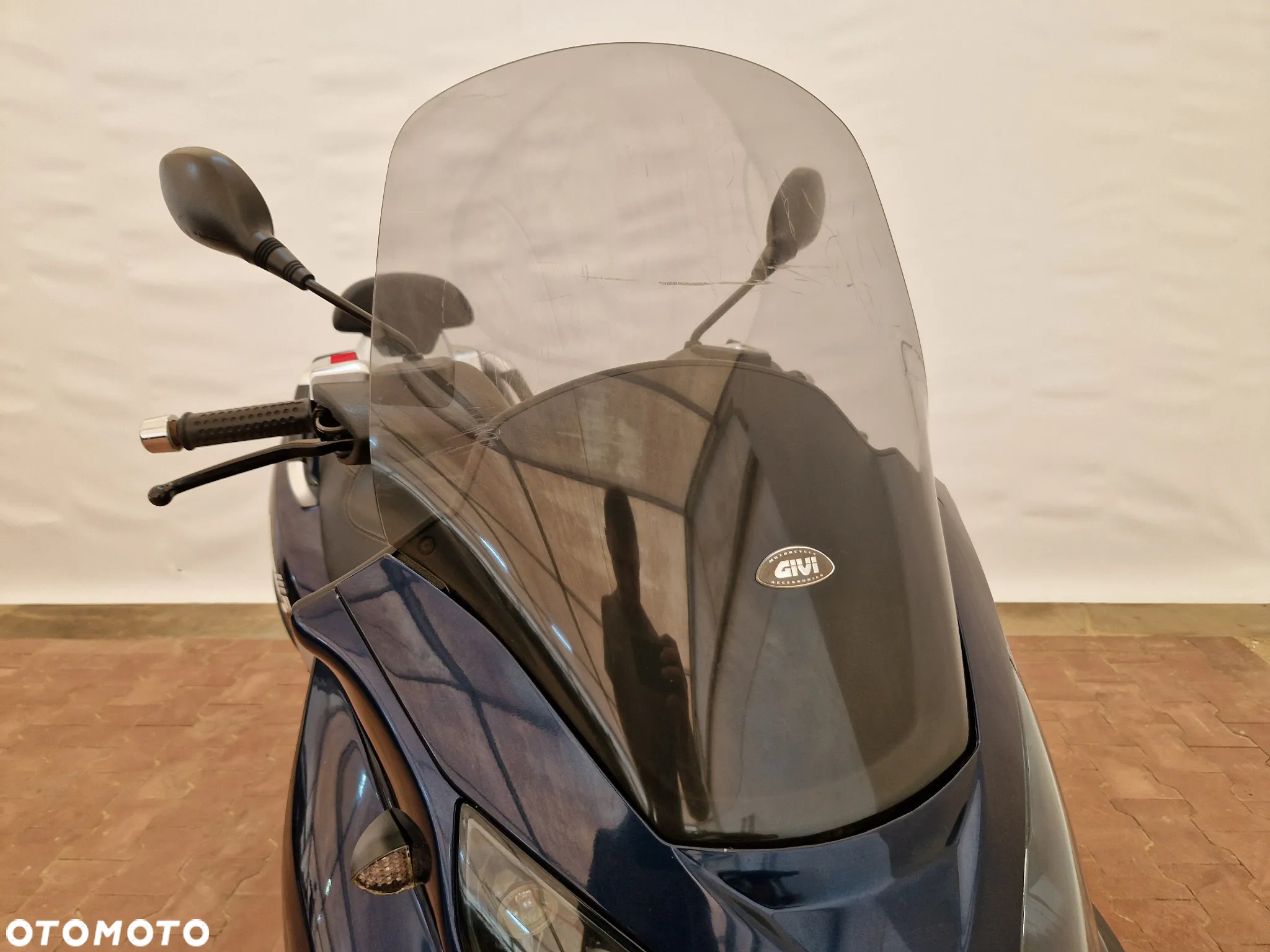 Piaggio MP-3 - 18