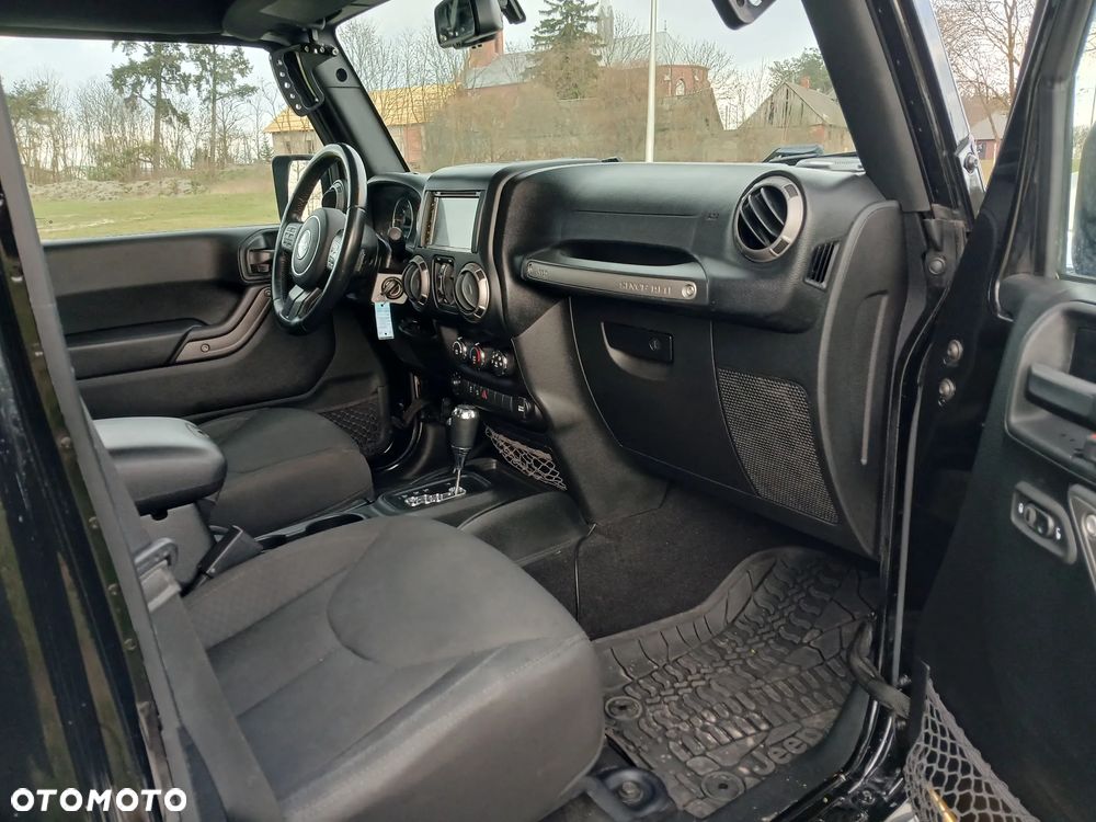 Jeep Wrangler 3.6 Unlim Black Edition II - 15