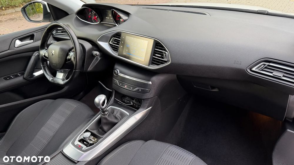 Peugeot 308 1.2 PureTech GPF Allure Pack S&S - 18