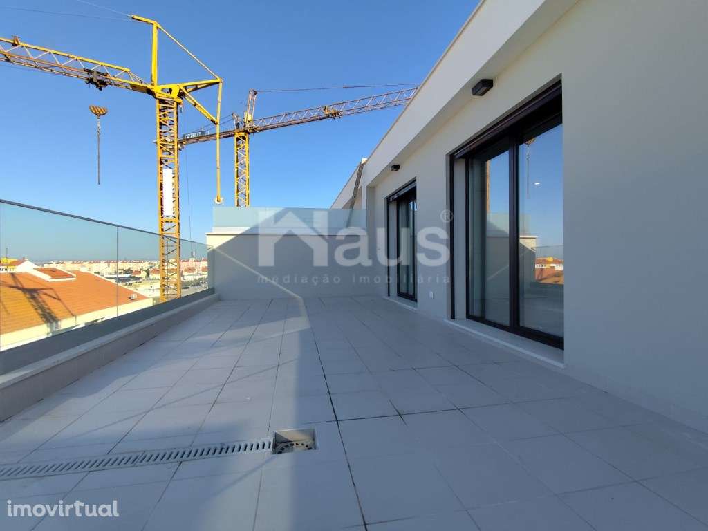 Duplex T3 com parqueamento e terraços - Grande imagem: 3/25