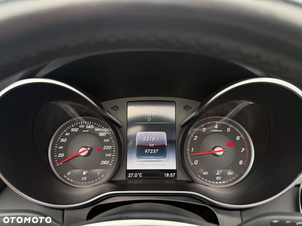 Mercedes-Benz Klasa C 200 9G-TRONIC AMG Line - 23