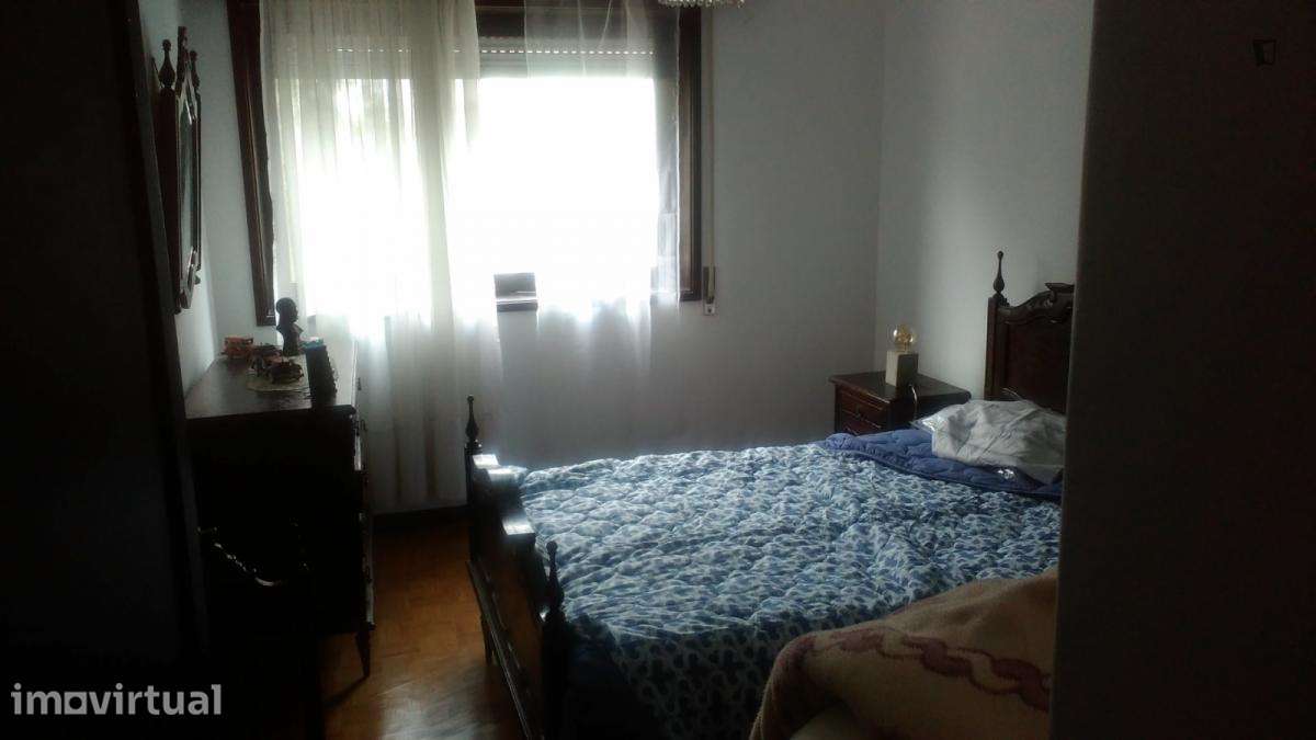 Quarto - localizado em Aveiro - Grande imagem: 5/6