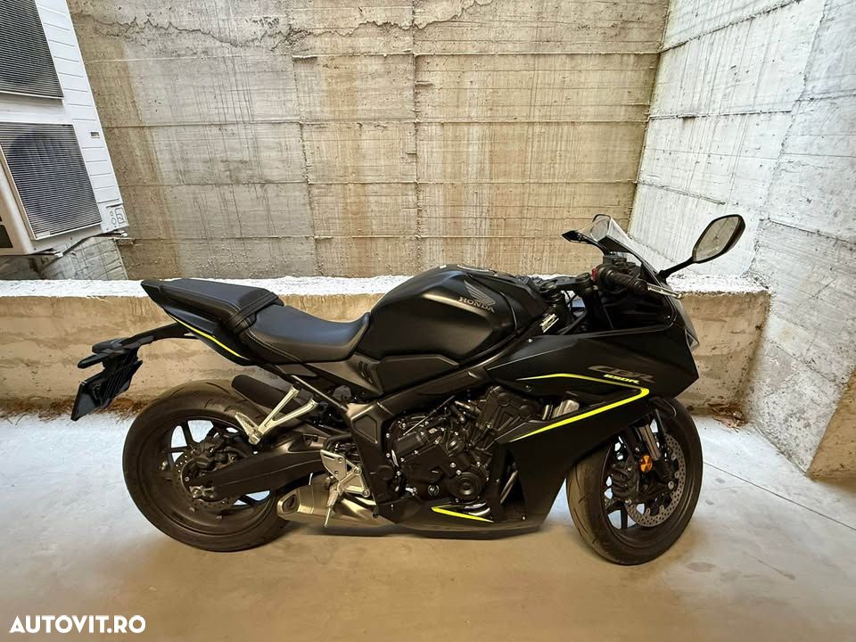 Honda CBR 650R - 3
