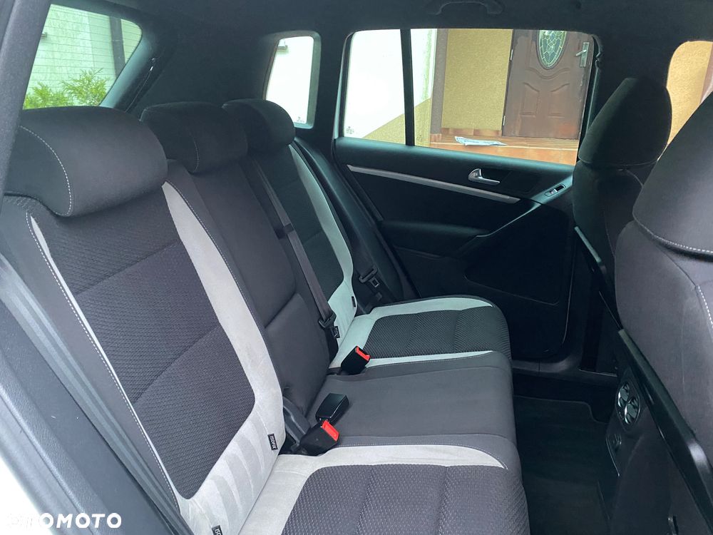 Volkswagen Tiguan 2.0 TDI SCR R-Line - 32