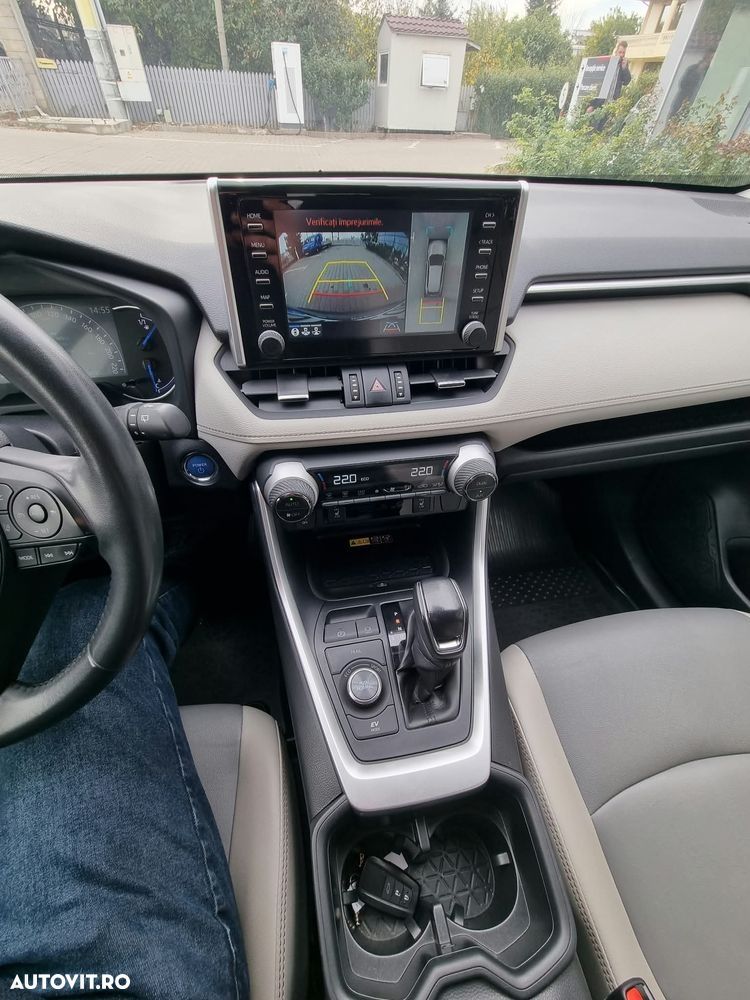 Toyota RAV4 - 10