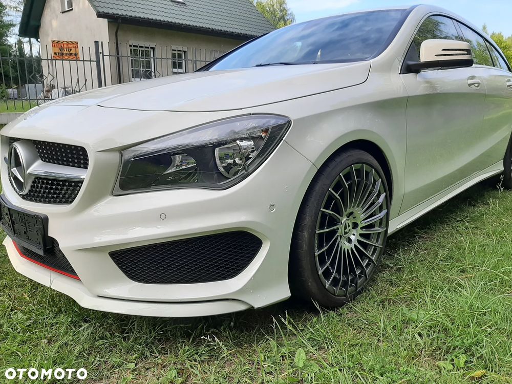 Mercedes-Benz CLA Shooting Brake 180 AMG Line - 11