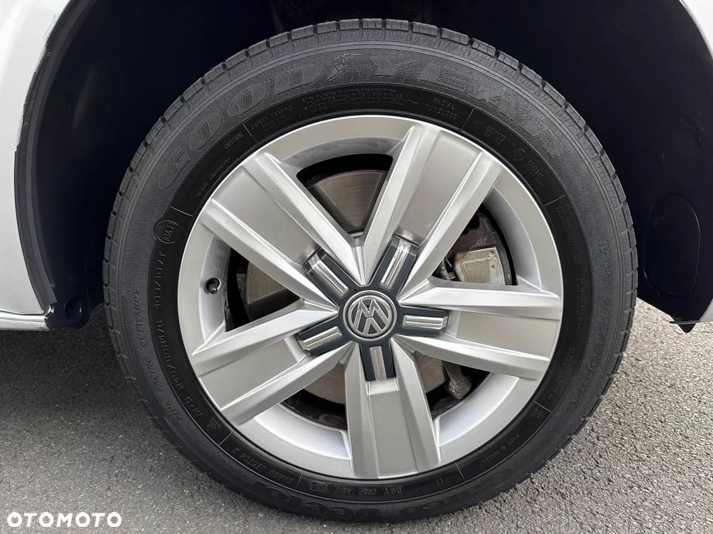 Volkswagen Caravelle - 13