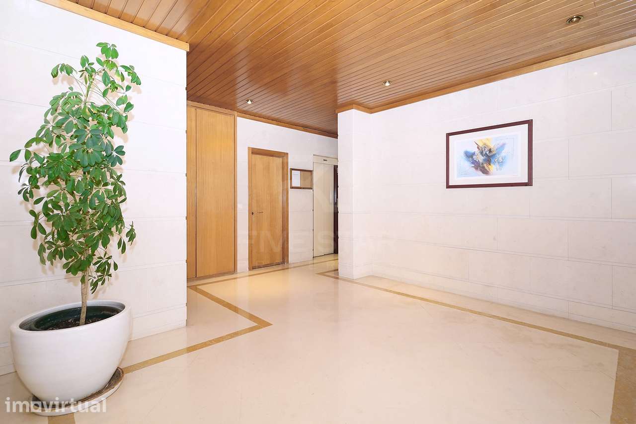 Apartamento T2 - Renovado - Pronto a Habitar - Cascais - Grande imagem: 2/48