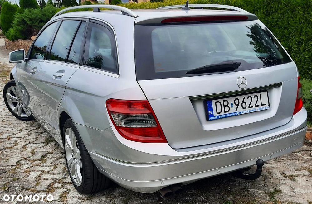 Mercedes-Benz Klasa C 180 T Kompressor Automatik BlueEFFICIENCY Avantgarde - 4