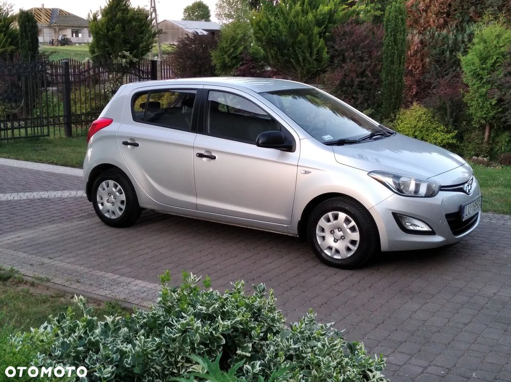 Hyundai i20 1.4 Comfort EU5 - 4