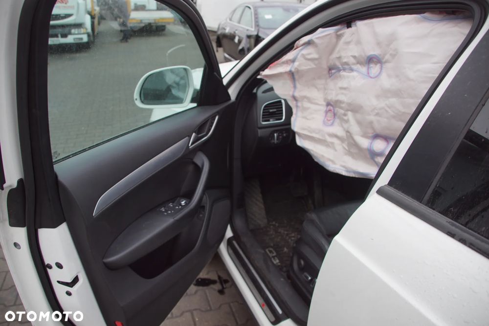 Auto na części - Audi Q3 I 8U Lift 2.0 TFSI 200 KM CCTA SGV LB9A 2017R Silnik Skrzynia Drzwi Klapa Błotnik Zderzak Lampa Lusterko Klamka Szyba Deska Kokpit Sterownik Moduł Czujnik Licznik Wyświetlacz Panel Kierownica - 10