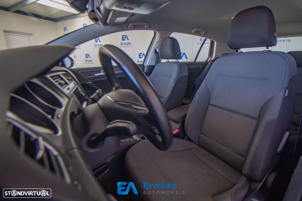 VW Golf 1.6 TDi Confortline DSG - 16