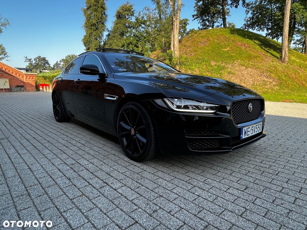 Jaguar XE 25t Prestige - 26