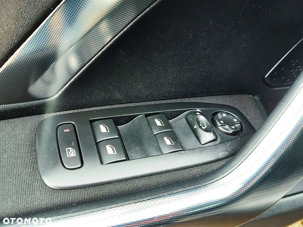 Peugeot 2008 1.6 VTi Allure - 17