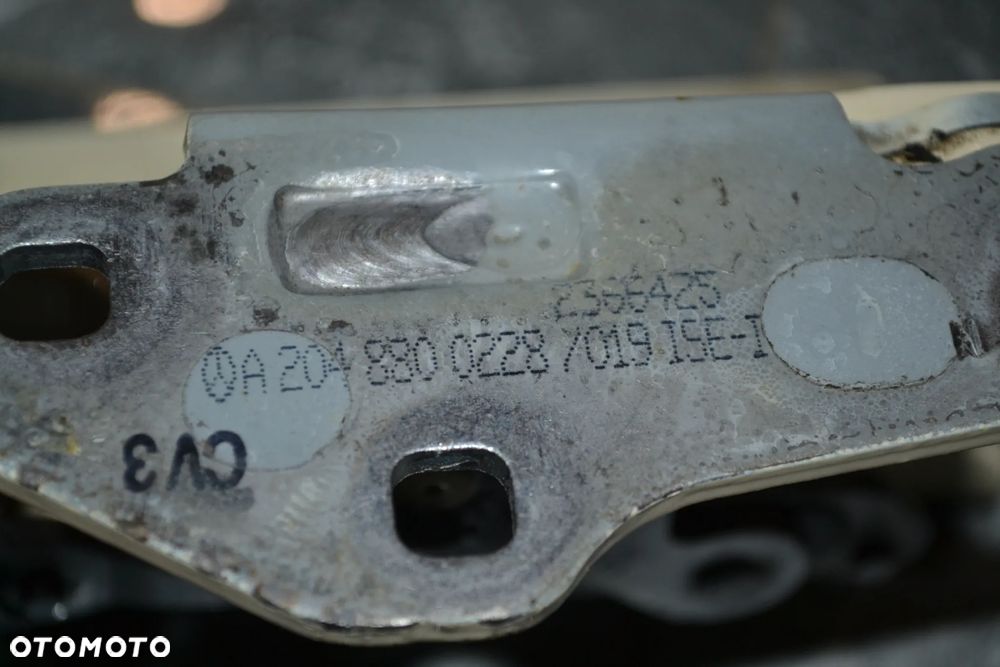 MERCEDES W204 W207 W212 W218 ZAWIAS MASKI PRAWY 2048800228 - 3